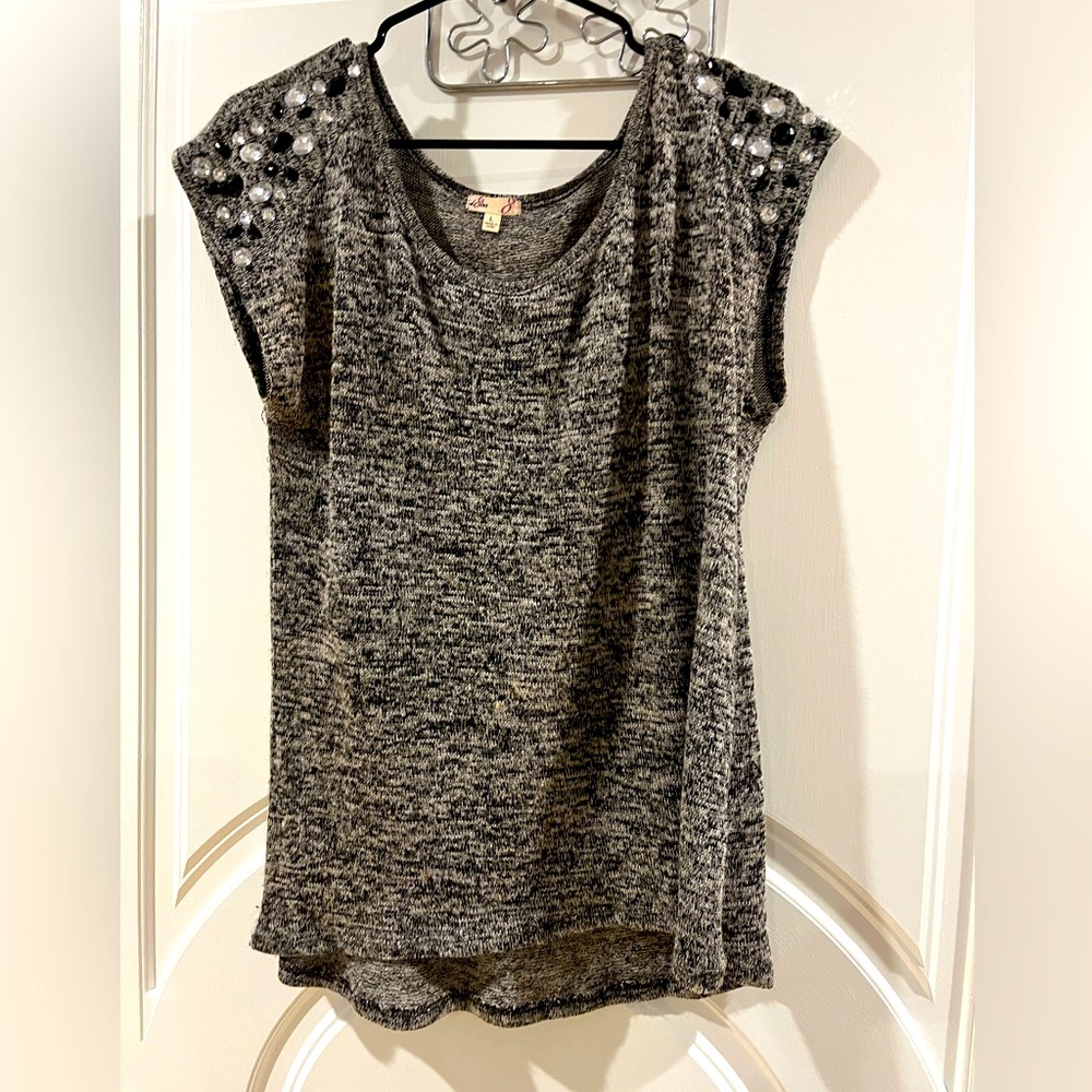 Lightweight sweater